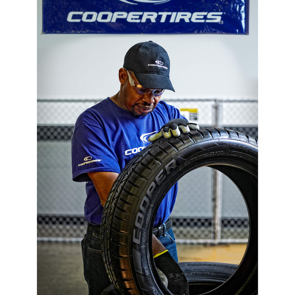 All-Season 215/60R16 95V Tire Q210